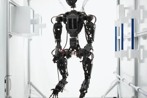 “The future is here”: Why this humanoid robot needs four arms
