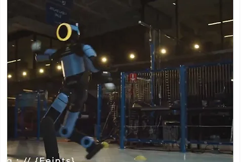 Atlas Humanoid Robot Goes Viral for Stunning Human-Like Movement
