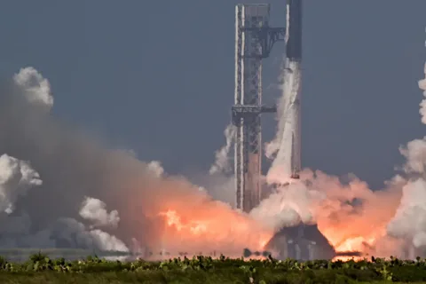 Starship grounded as SpaceX investigates Super Heavy booster failure