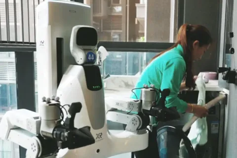 AI-Powered Robots Revolutionize Home Cleaning in Shenzhen