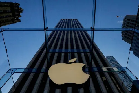 Apple, Intel reach preliminary chip-making deal