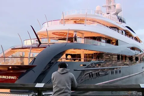 Mark Zuckerberg yacht docks in Seattle's Lake Union amid 1,400 Meta layoffs