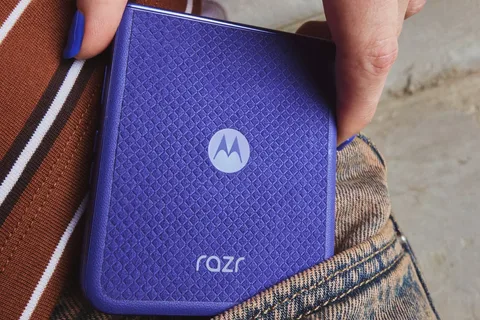 The Razr Ultra 2026 is everything a flip phone should be, but I’m not paying $1,500 for it