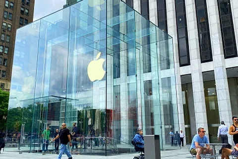 Trump Claims Apple And Intel Closed Deal To Manufacture Chips In The US