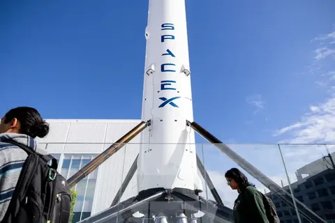 Retail traders say they're excited to buy SpaceX stock—just not with a $2 trillion price tag