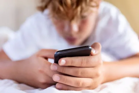 White House urges UK not to ban social media for under-16s