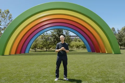 Apple's Tim Cook bows out with careful keynote that's light on AI