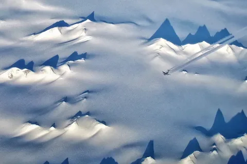 Hundreds of hidden earthquakes discovered beneath Antarctica — and they're happening in a very odd location