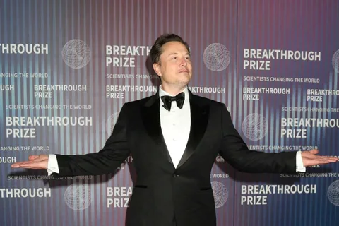 The SpaceX IPO Is a Bet That Retail Investors Love Elon Musk So Much They’ll Fund His Money-Losing Empire