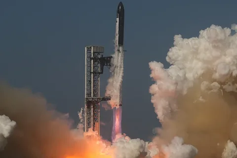 SpaceX lands investment-grade credit ratings as shares tumble from record high