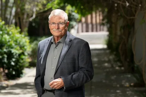 UC Irvine’s Oswald Steward is awarded 2026 Kavli Prize in Neuroscience