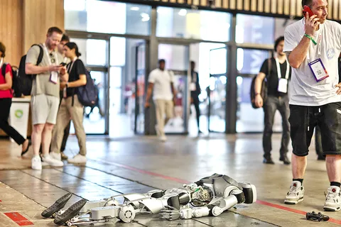 Robots pour cocktails, run marathons, but still can’t multitask