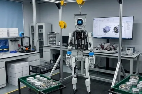 Taiwan firm unveils next-gen humanoid robot for real-world operations