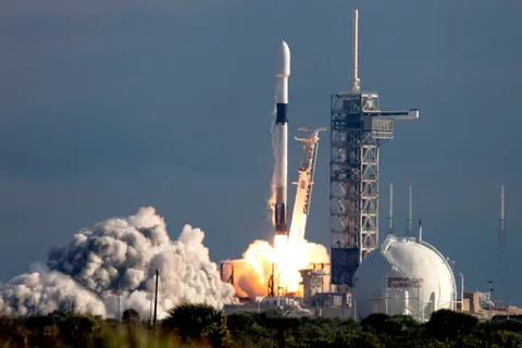 Should You Buy SpaceX Stock This Week or Wait for the Hype to Die Down?