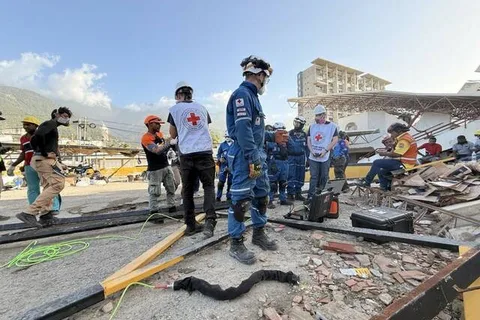 CMU robotics team and ‘snakebots’ assist Venezuelan earthquake victims
