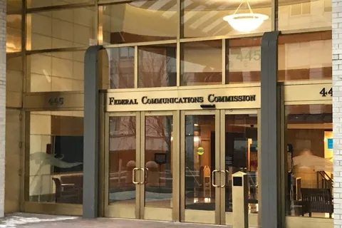 FCC Moves to Speed Satellite License Reviews, Boosting SpaceX and Rival Broadband Networks